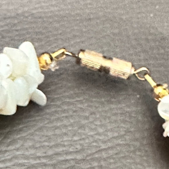 Mother of Pearl Multi Strand Necklace White Twisted Barrel Clasp Choker 0598 R - Picture 6 of 10